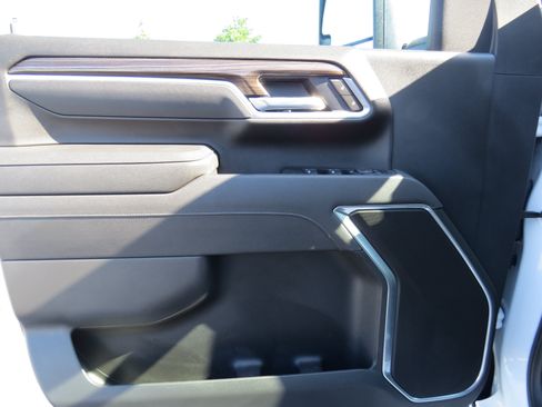 Used 2025 Chevrolet Silverado 2500 LT AWD/4WD image 17