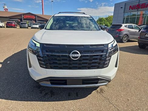 New 2026 Nissan Pathfinder Platinum AWD/4WD image 2
