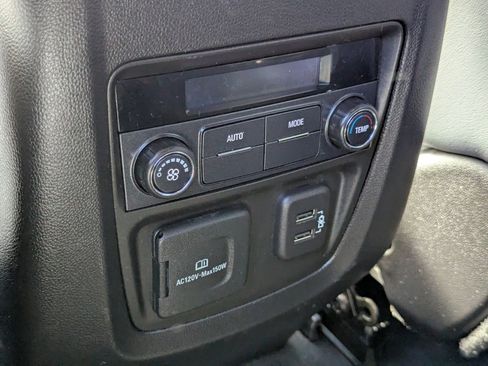 Used 2022 Buick Enclave Premium image 27