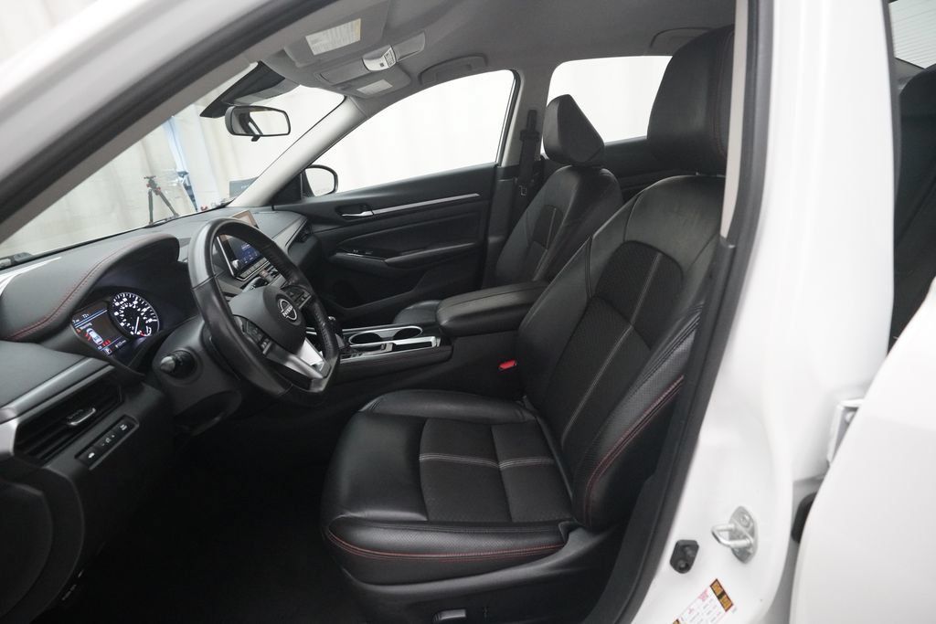 Used 2024 Nissan Altima 2.5 SR FWD image 7