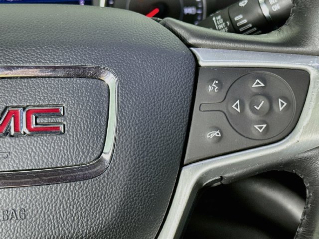 Used 2020 GMC Acadia SLE FWD image 12