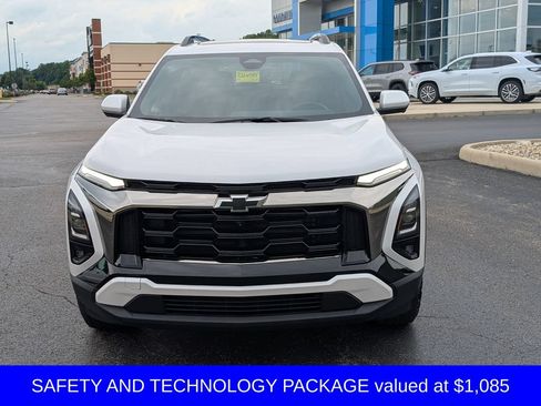 Used 2025 Chevrolet Equinox ACTIV w/ Safety and Technology Package AWD/4WD image 2