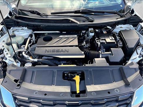 Used 2023 Nissan Rogue SV image 11