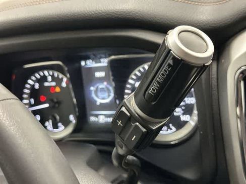 Used 2016 Nissan Titan SL AWD/4WD image 25