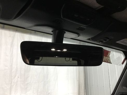 Used 2020 Jeep Wrangler Unlimited Sahara AWD/4WD image 21