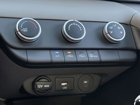 New 2026 Hyundai Elantra SE image 24