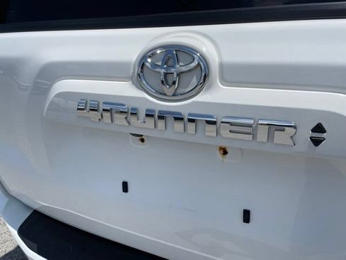 Used 2022 Toyota 4Runner SR5 Premium w/ Moonroof Package AWD/4WD image 11