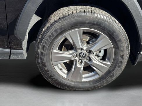 Used 2024 Toyota RAV4 XLE image 35