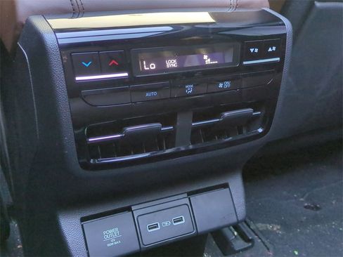 Used 2023 Acura MDX Technology image 25