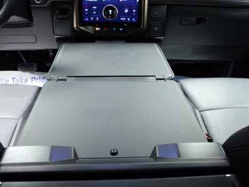 Used 2024 Ford F150 Lightning Lariat image 20