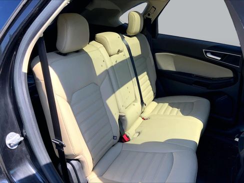 Used 2017 Ford Edge SEL w/ Equipment Group 201A AWD/4WD image 20