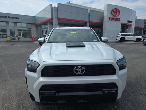 Used 2025 Toyota 4Runner TRD Sport Premium AWD/4WD image 3