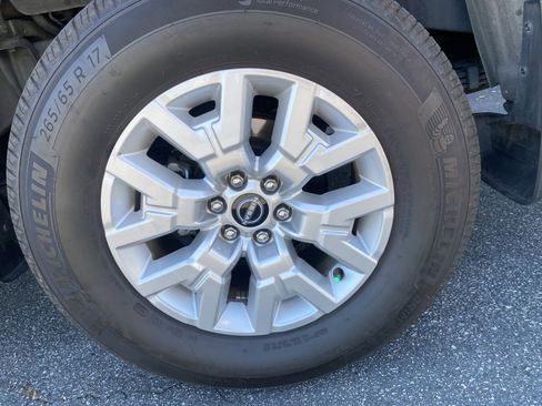 Used 2022 Nissan Frontier SV RWD image 5