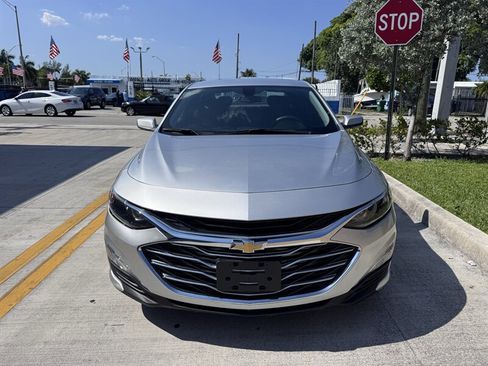 Used 2022 Chevrolet Malibu LT FWD image 2