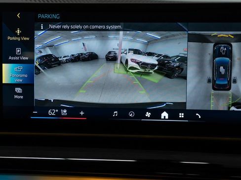 Used 2025 BMW 540i xDrive image 21