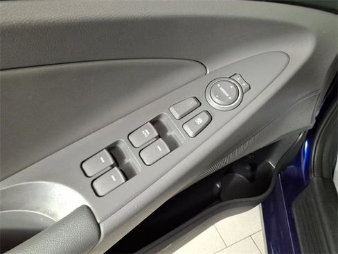 Used 2011 Hyundai Sonata SE image 13