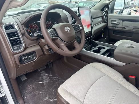 New 2026 RAM 2500 Laramie AWD/4WD image 14