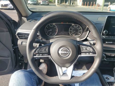 Certified 2025 Nissan Altima 2.5 SR FWD image 16