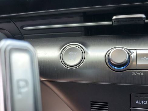 Used 2024 Hyundai Kona Limited image 27