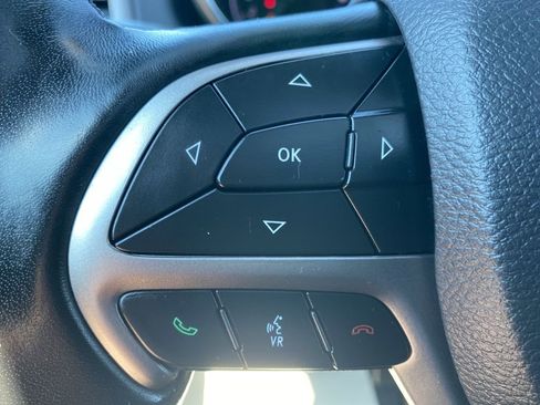 Used 2020 Jeep Grand Cherokee Altitude image 26