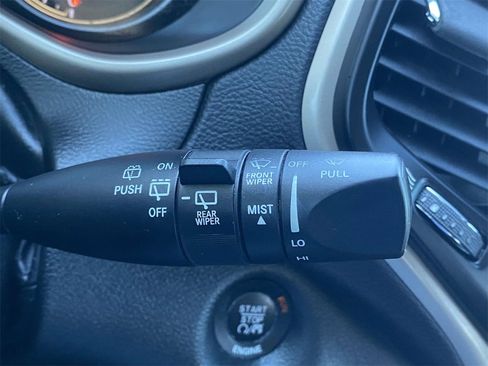 Used 2016 Jeep Cherokee Latitude w/ Comfort/Convenience Group image 22