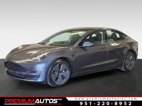 Used 2023 Tesla Model 3 Standard Range RWD image 1