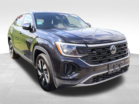 Used 2025 Volkswagen Atlas Cross Sport SE FWD image 14
