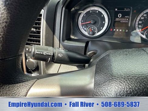 Used 2024 RAM 1500 Classic SLT AWD/4WD image 22