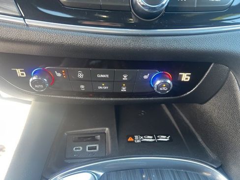 Used 2023 Buick Enclave Essence image 32