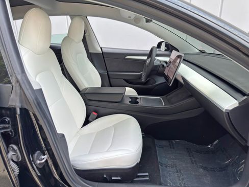 Used 2021 Tesla Model 3 Standard Range Plus RWD image 16