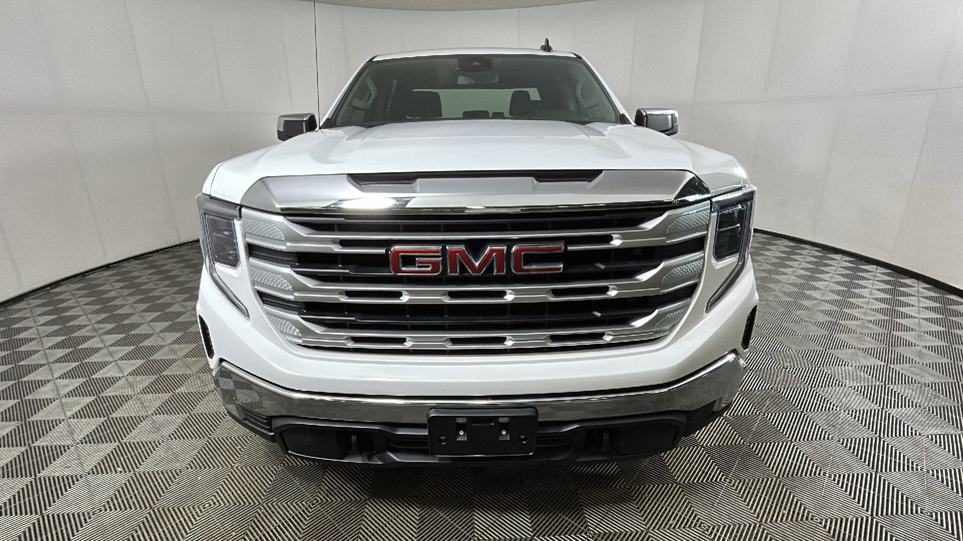 Used 2024 GMC Sierra 1500 SLE AWD/4WD image 8