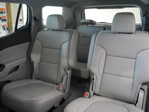 Used 2023 GMC Acadia SLT FWD image 34