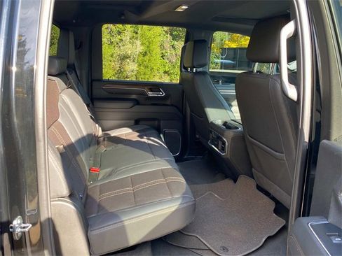 Used 2024 Chevrolet Silverado 3500 High Country w/ Technology Package image 33