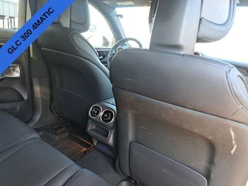 Used 2024 Mercedes-Benz GLC 300 4MATIC image 28