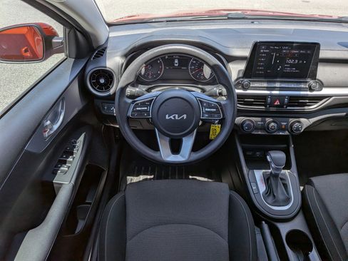 Used 2022 Kia Forte LXS w/ LXS Technology Package FWD image 14