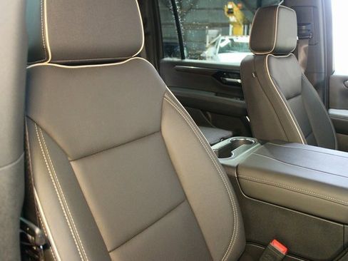 New 2025 Chevrolet Suburban Premier w/ Sun And Tow Package image 11