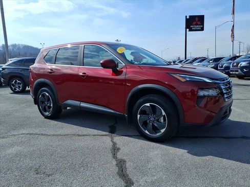 Certified 2025 Nissan Rogue SV image 14