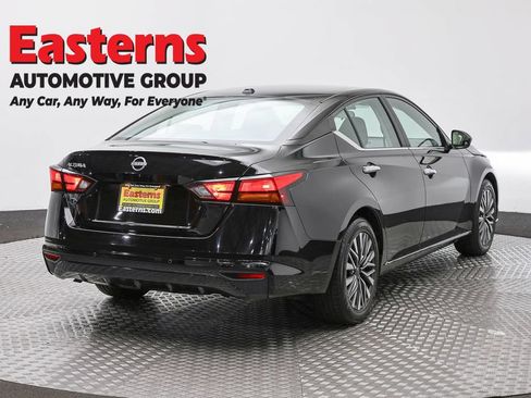 Used 2025 Nissan Altima 2.5 SV FWD image 5