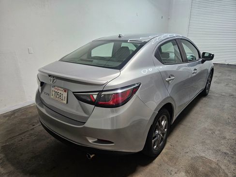 Used 2019 Toyota Yaris LE FWD image 5