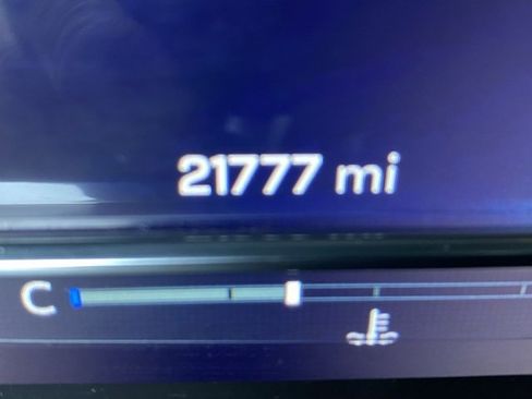 Used 2024 Chevrolet Silverado 2500 LT w/ Convenience Package image 27