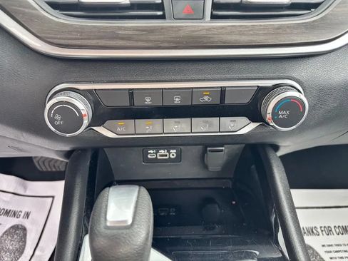 Used 2024 Nissan Altima 2.5 SV FWD image 15