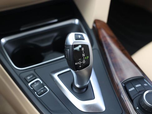 Used 2014 BMW 320i Sedan RWD image 35