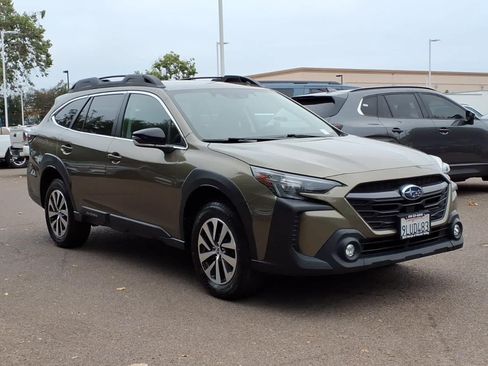 Used 2024 Subaru Outback Premium AWD/4WD image 3