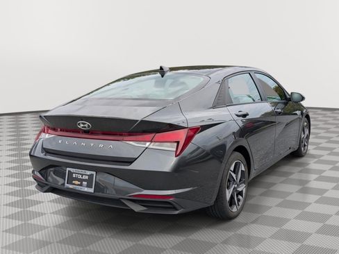 Used 2023 Hyundai Elantra SEL w/ Convenience Package FWD image 5