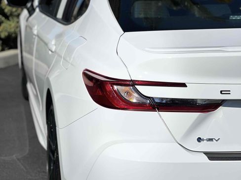 Used 2025 Toyota Camry SE image 53