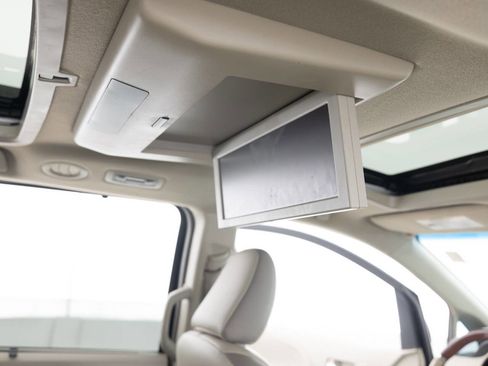 Used 2014 Toyota Sienna Limited w/ Limited Premium Package image 34