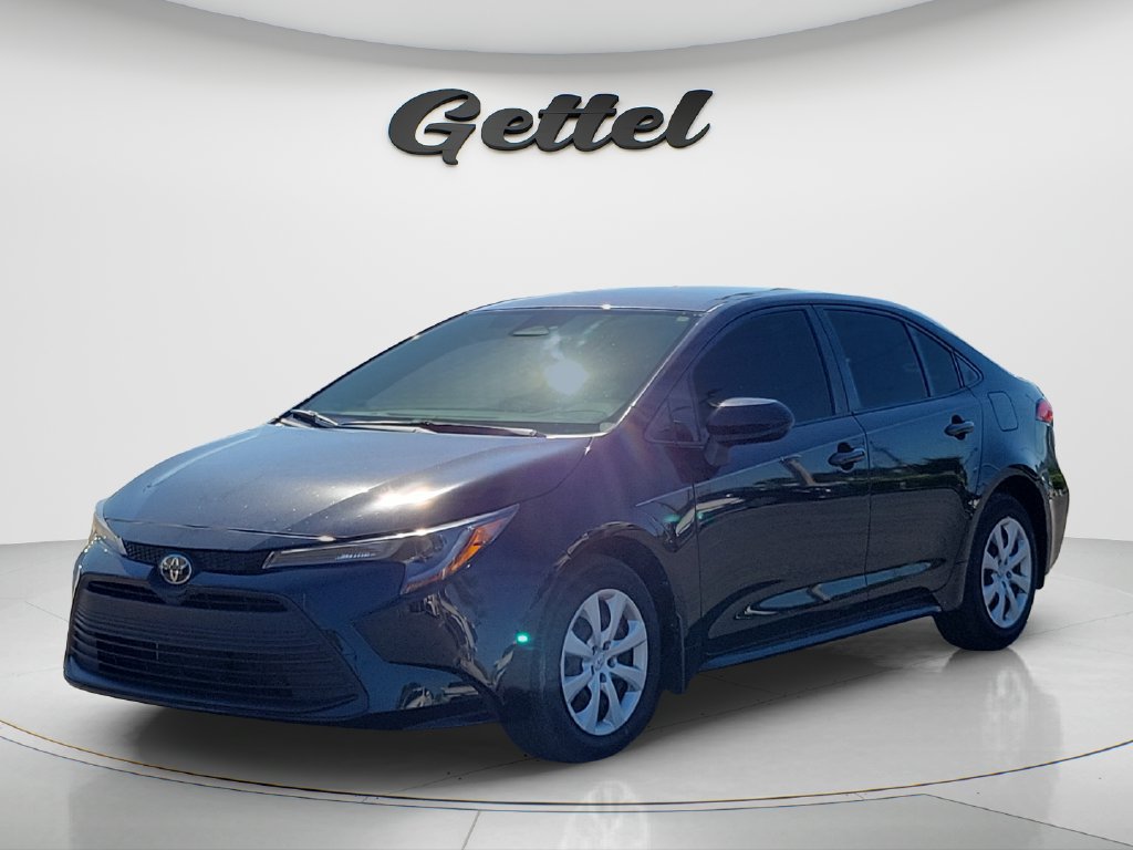 Used 2023 Toyota Corolla LE FWD image 1