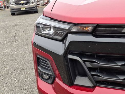 Used 2023 Chevrolet Colorado Z71 w/ Z71 Convenience Package 2 image 9