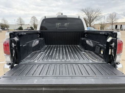 Used 2023 Toyota Tacoma TRD Off-Road image 30