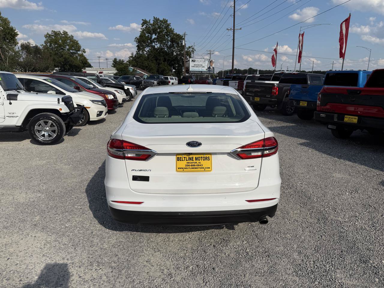 Used 2019 Ford Fusion SE FWD image 16